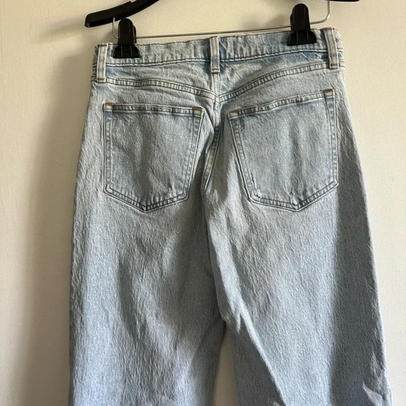 Abercrombie & Fitch Lightwash Denim ‘The 90s Relaxed Jean High Rise’ size 29/8 - Picture 4 of 7